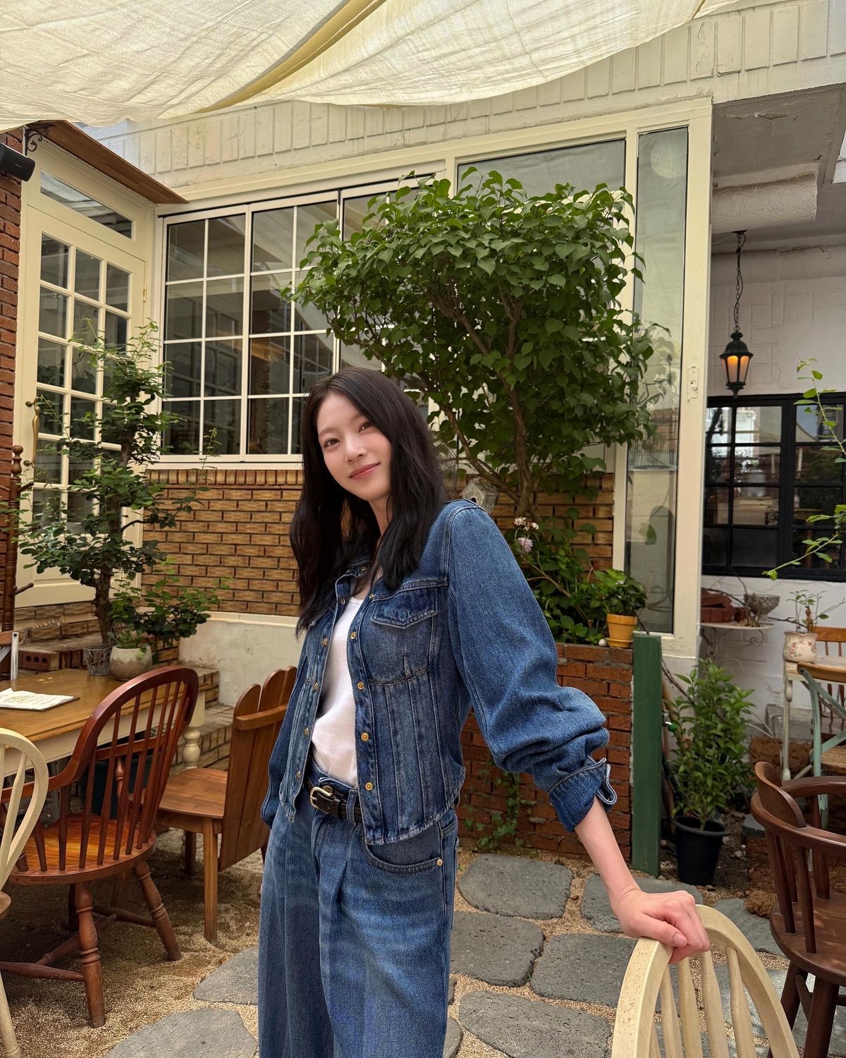 공승연의 청청 패션. 인스타그램 @0seungyeon