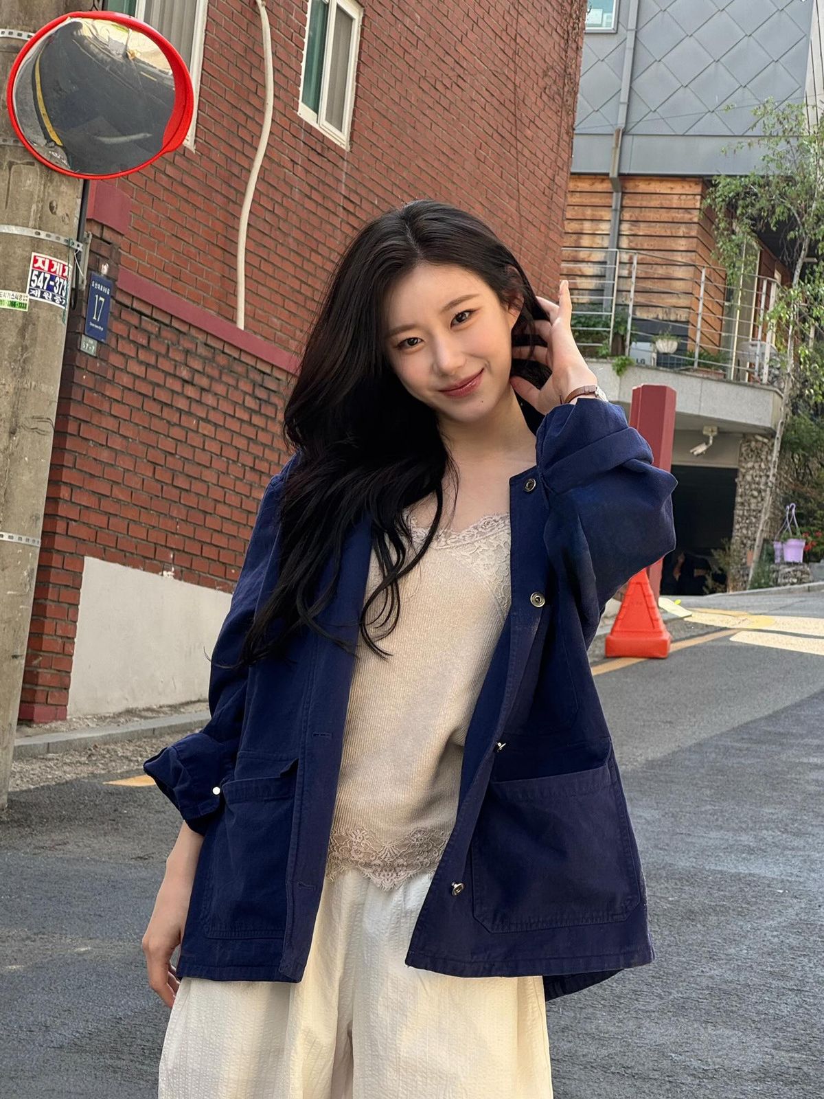 채령의 필드재킷 코디. 인스타그램 @chaerrry0