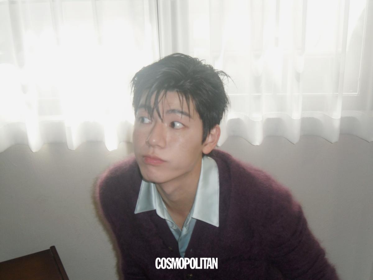 배현성 화보 비하인드 사진. 사진 코스모폴리탄