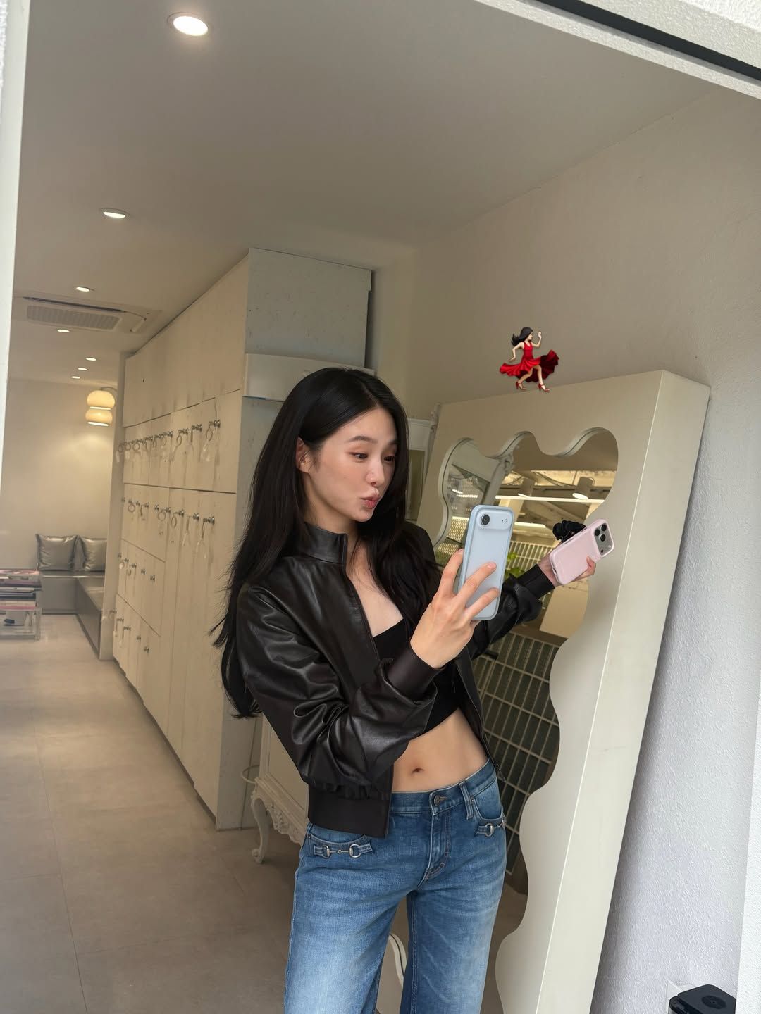 박규영 가죽 점퍼 패션 | 인스타그램 @lavieenbluu