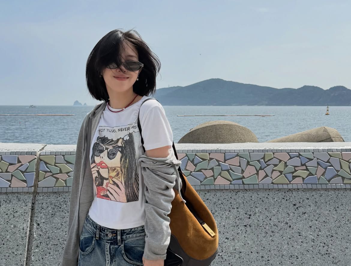 길게 내려오는 사이드 뱅을 한 류진ㅣ인스타그램 @iamfinethankyouandryu