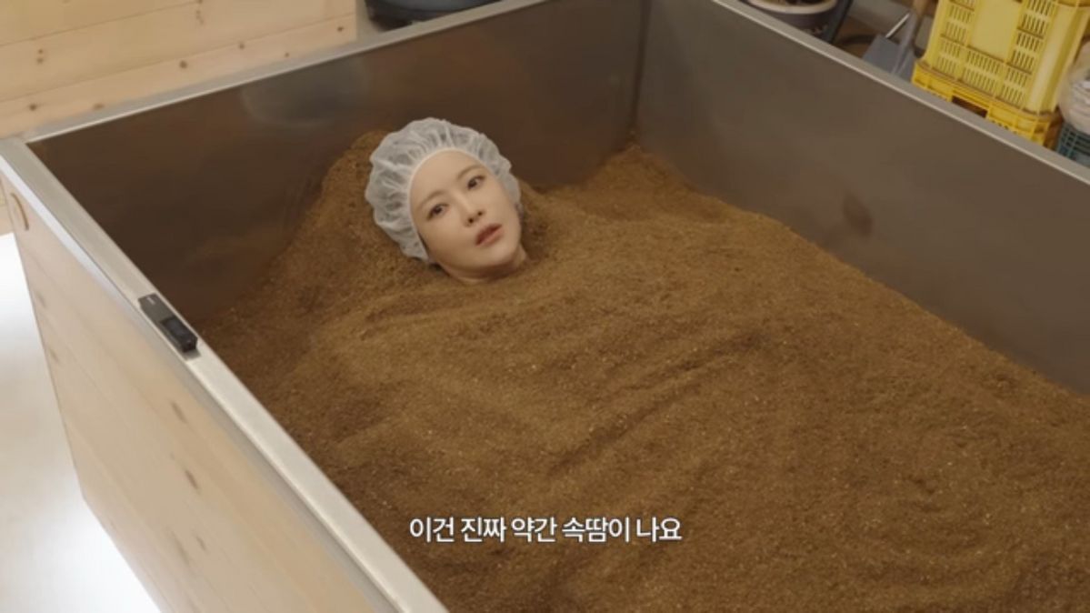오연서 효소찜질 | 출처 유튜브 <오연서 오햇님>