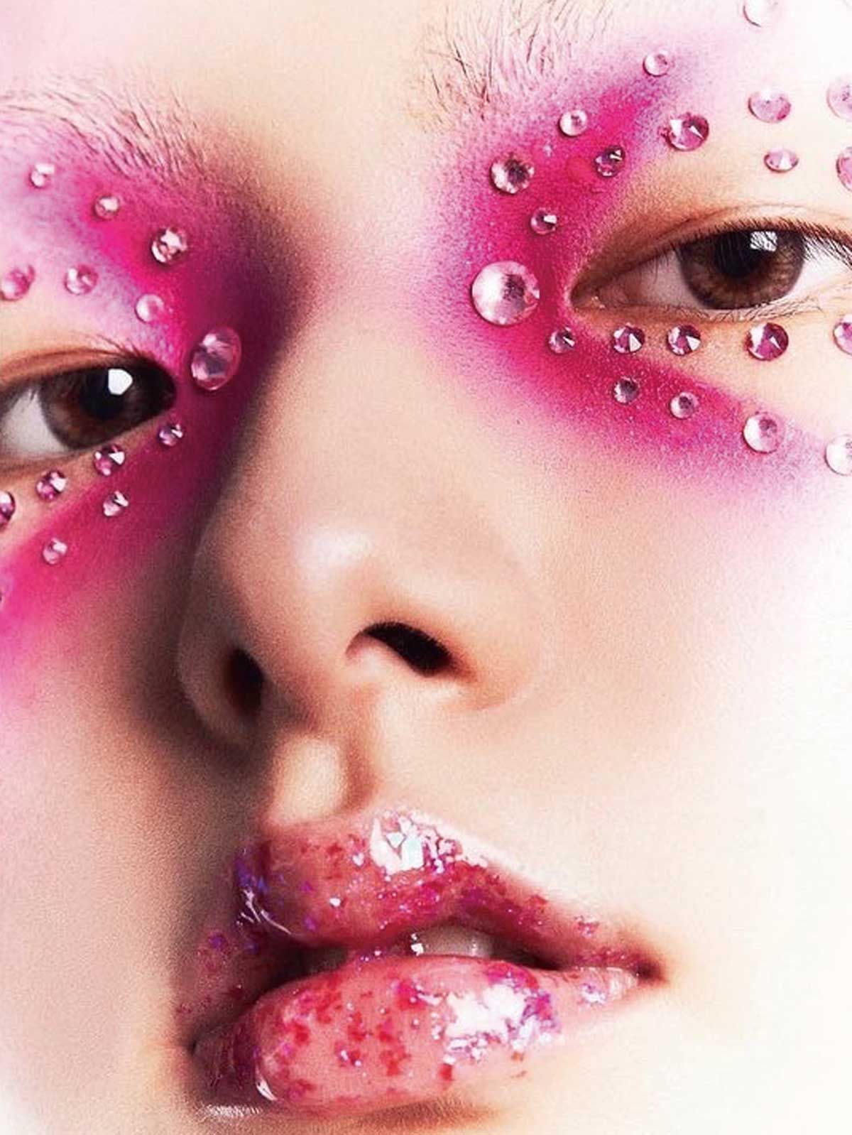 매거진 <엘르>를 위해 작업했던 메이크업.