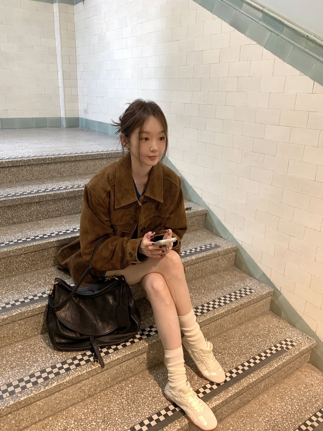 강민경, 가을 스웨이드 자켓 | 인스타그램 @iammingki