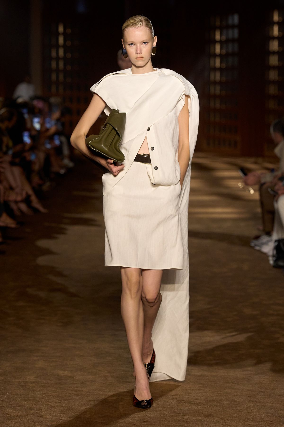 Ferragamo S27 | 사진 LAUNCHMETRICS SPOTLIGHT