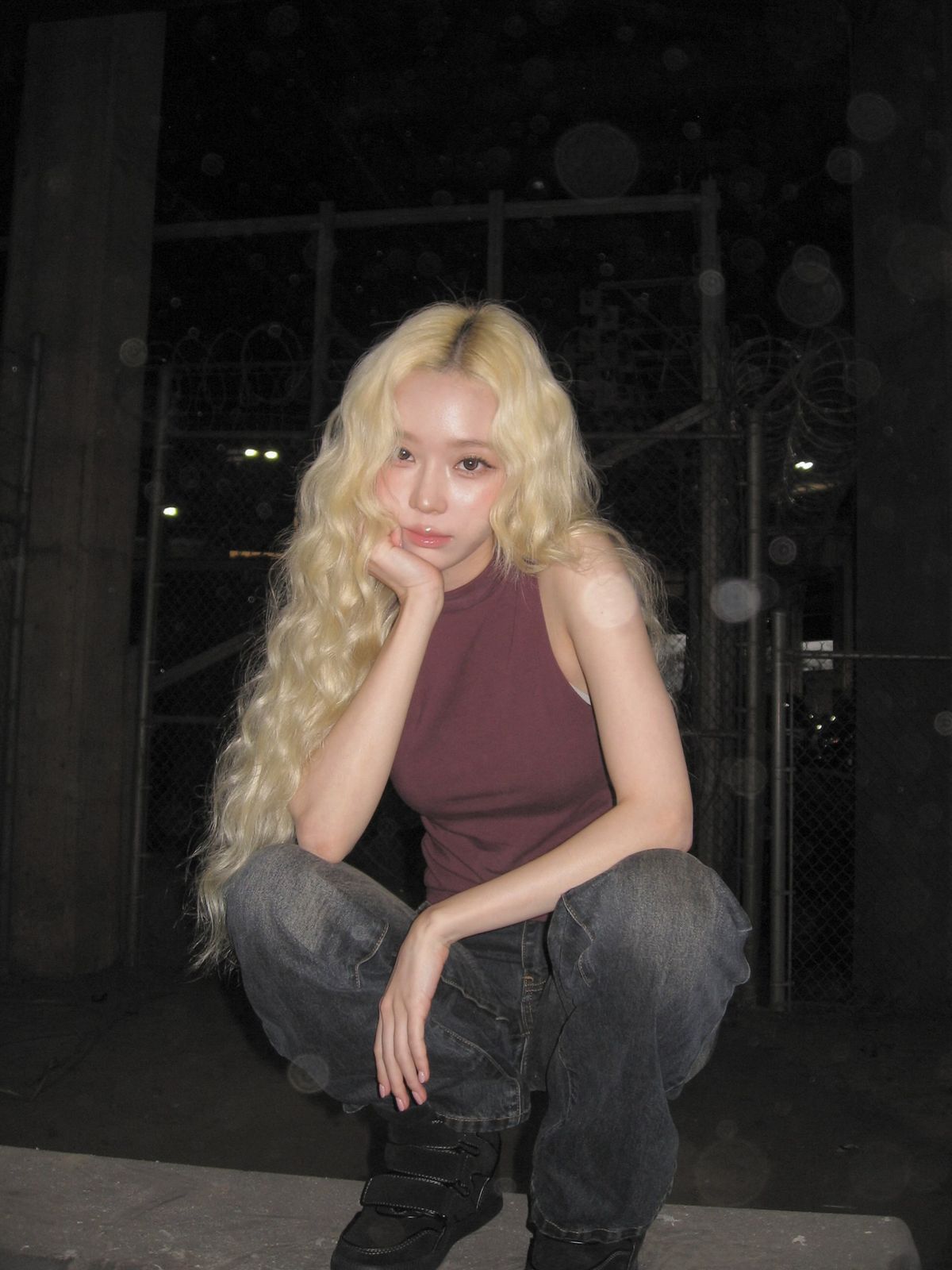 광대 위를 중심으로 중앙에 치크를 바른 뒤 광을 더한 윈터 | 인스타그램 @imwinter