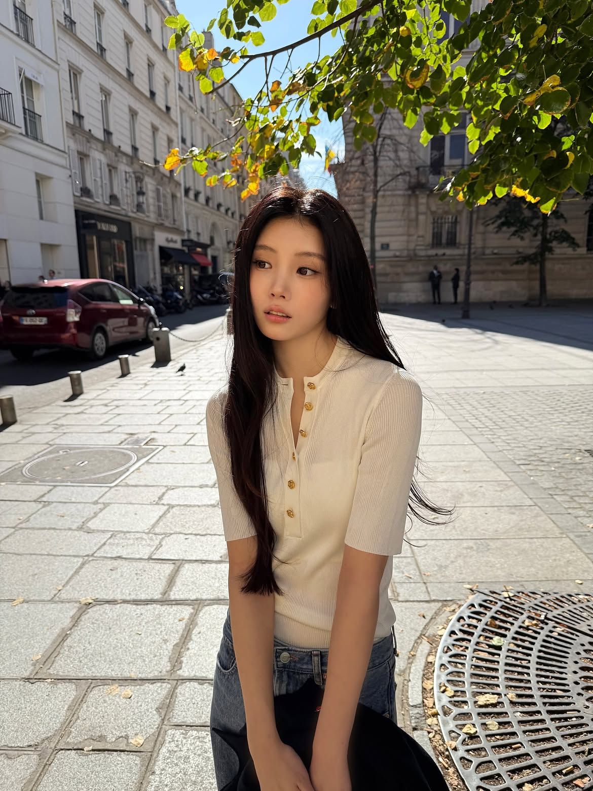 원희의 샤넬 파리 패션위크 룩. 사진 인스타그램 @illit_official