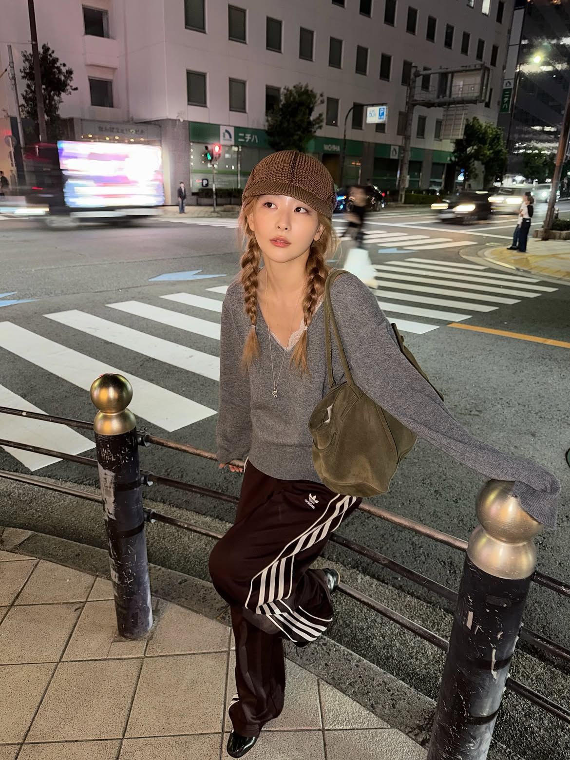 레드벨벳 슬기, 헌팅캡 패션 스타일링 | 인스타그램 @hi_sseulgi