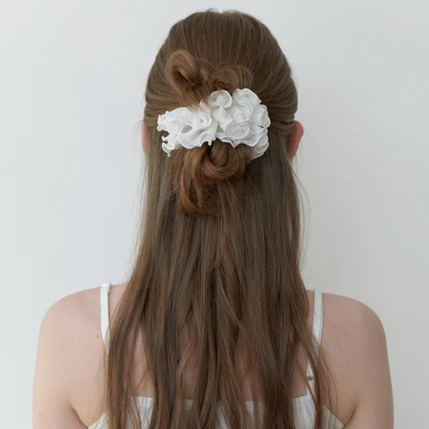 airy blooming scrunch ? cream