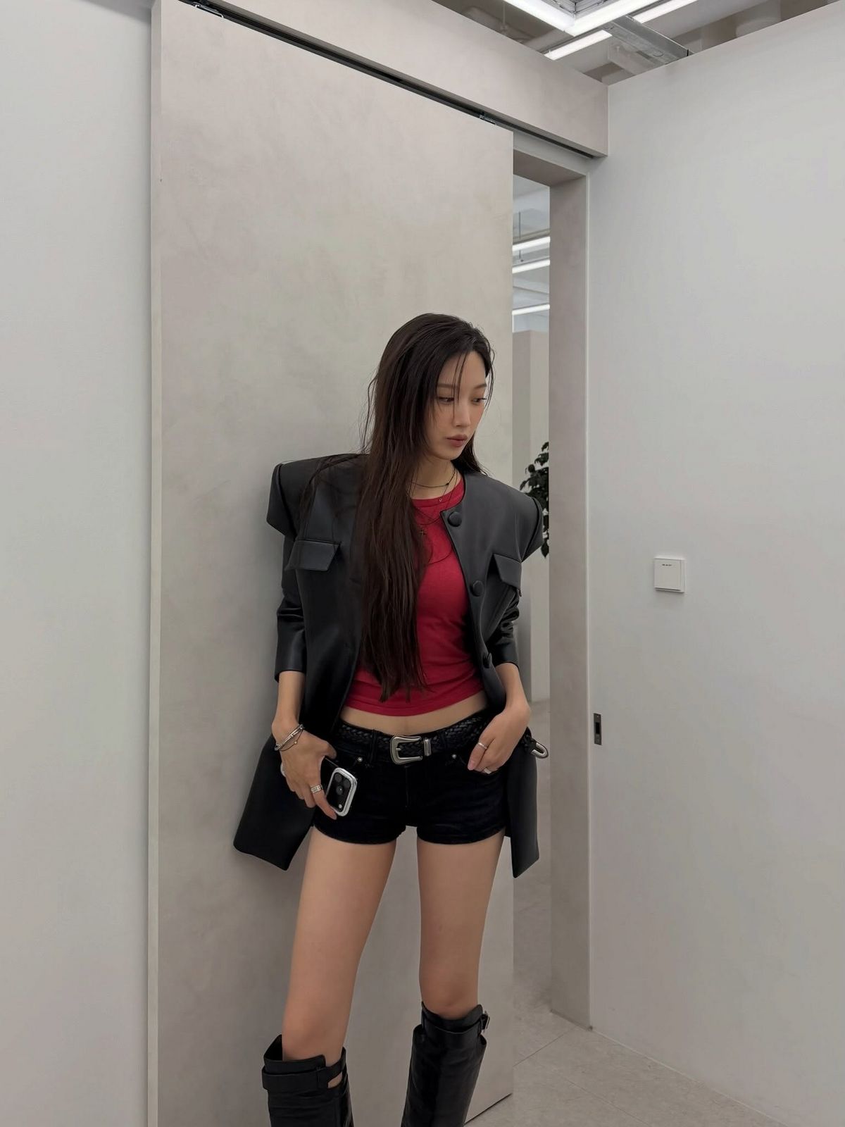 문가영, 가을 레드 패션 | 인스타그램 @m_kayoung