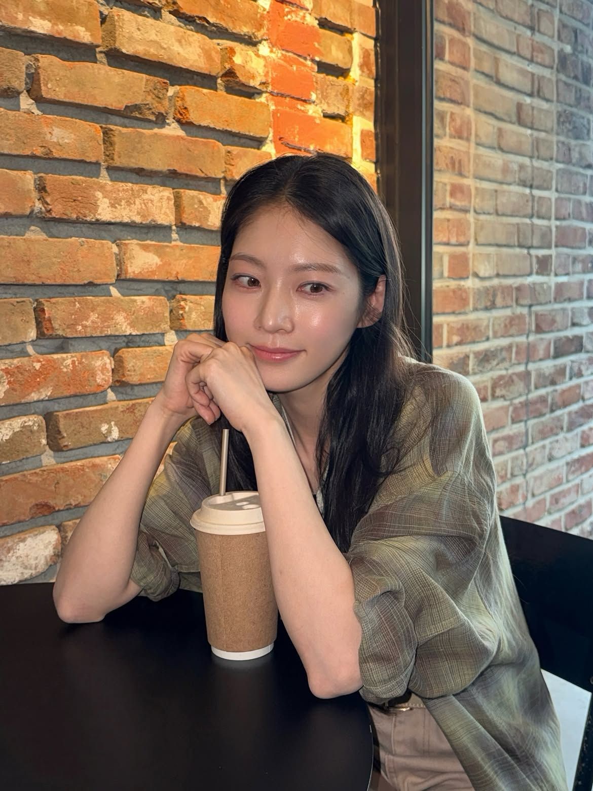 공승연, 가을 체크 패션 | 인스타그램 @0seungyeon