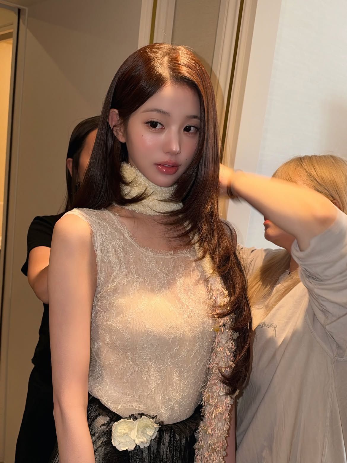 얼굴선을 따라 촘촘하게 레이어드를 한 장원영ㅣ인스타그램 @for_everyoung10