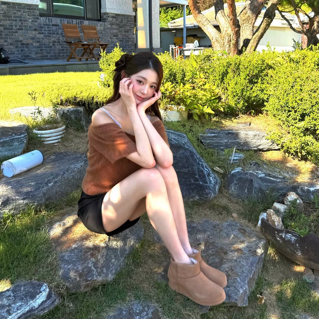 아이브 장원영 어그 패션 | 인스타그램 @for_everyoung10