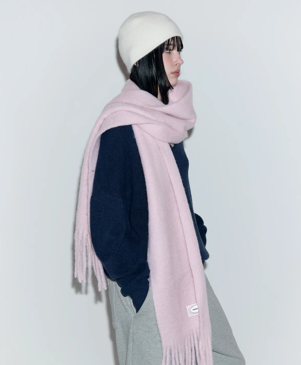 레이스 라벨 헤어리 머플러