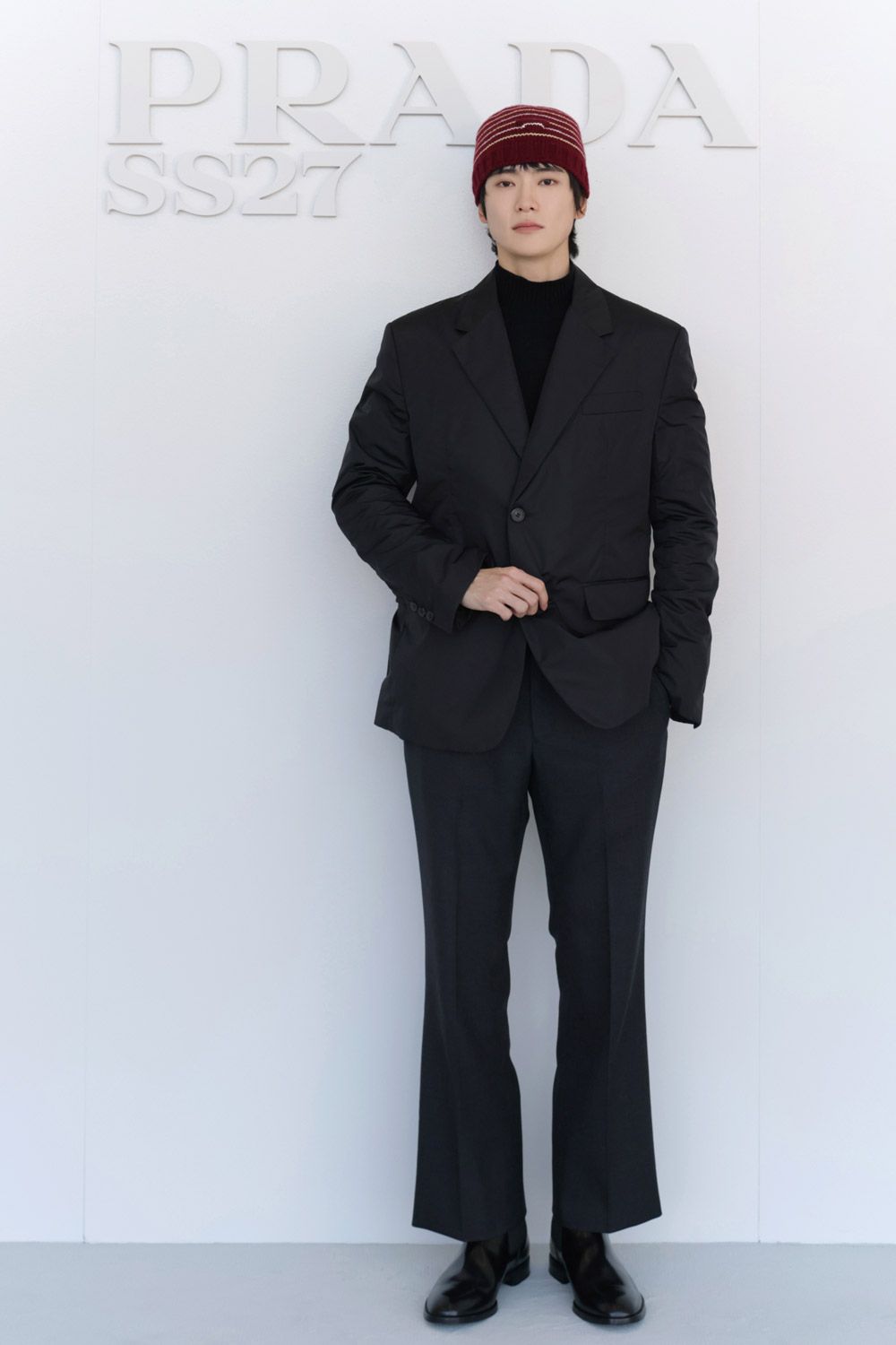 귀여운 비니를 쓰고 프라다 쇼장을 찾은 nct 재현.
