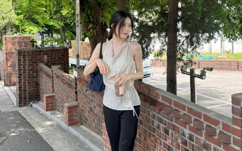쇄골 미인 만들어주는 올여름 '카울넥' 스타일링 4