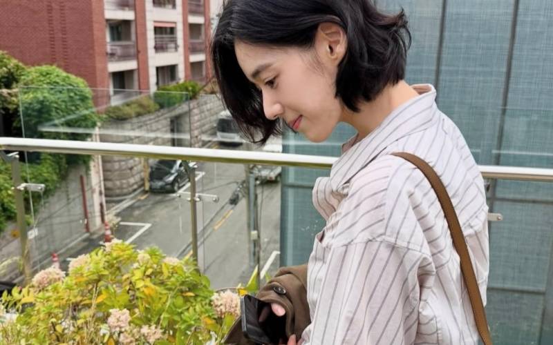 오버핏 셔츠 지금 이렇게 입는다! 노윤서·신예은의 간절기 코디