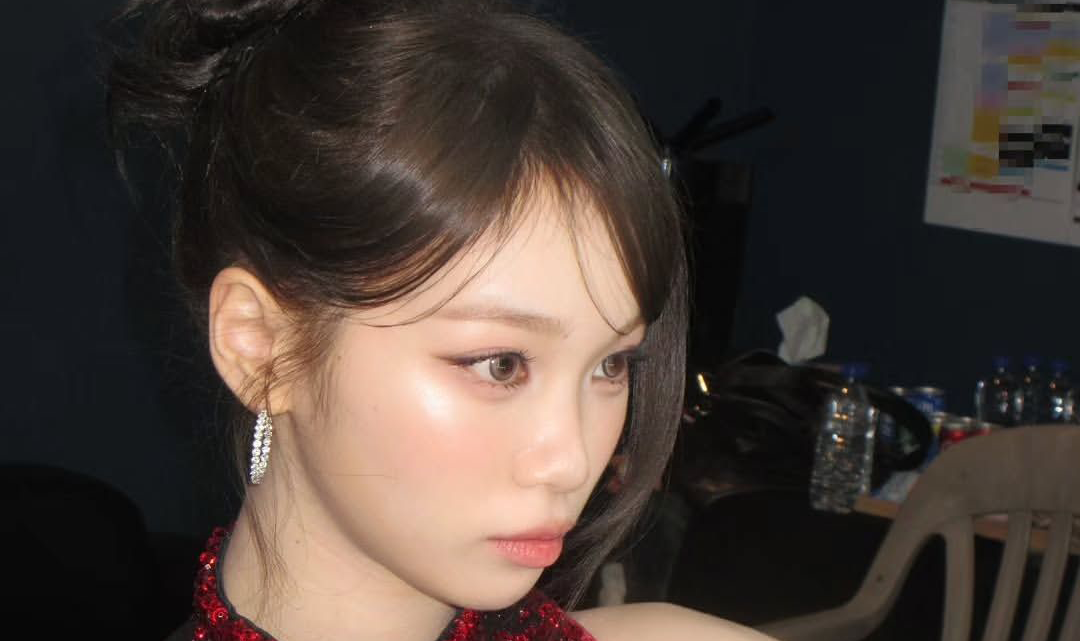 폭염 경보에도 시원한 업두 헤어, 셀럽들은 이렇게 묶어요