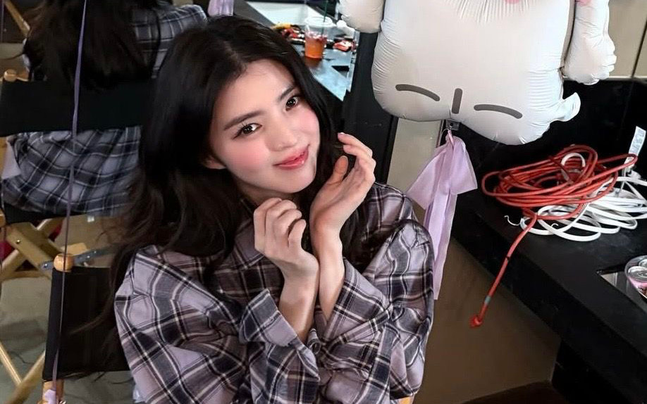 김고은부터 한소희까지, 체크셔츠를 아우터처럼 입는 법
