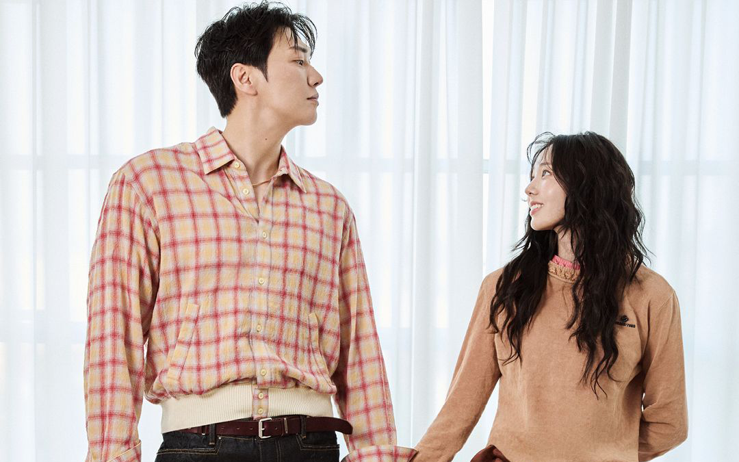 이 조합 벌써 설렌다! 넷플릭스 [나를 충전해줘] 김영광 & 채수빈 커플 화보 공개