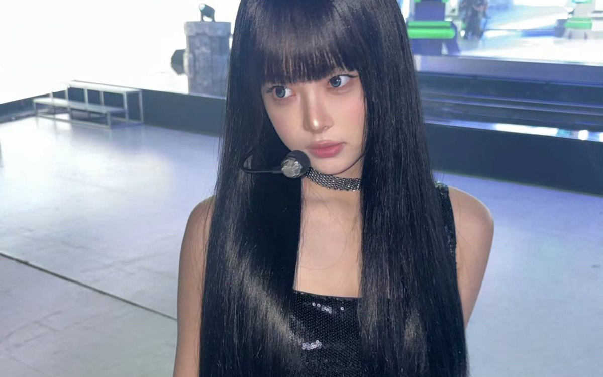 레이어드 컷 대신 일자로! 긴 생머리 헤어가 뜨는 이유