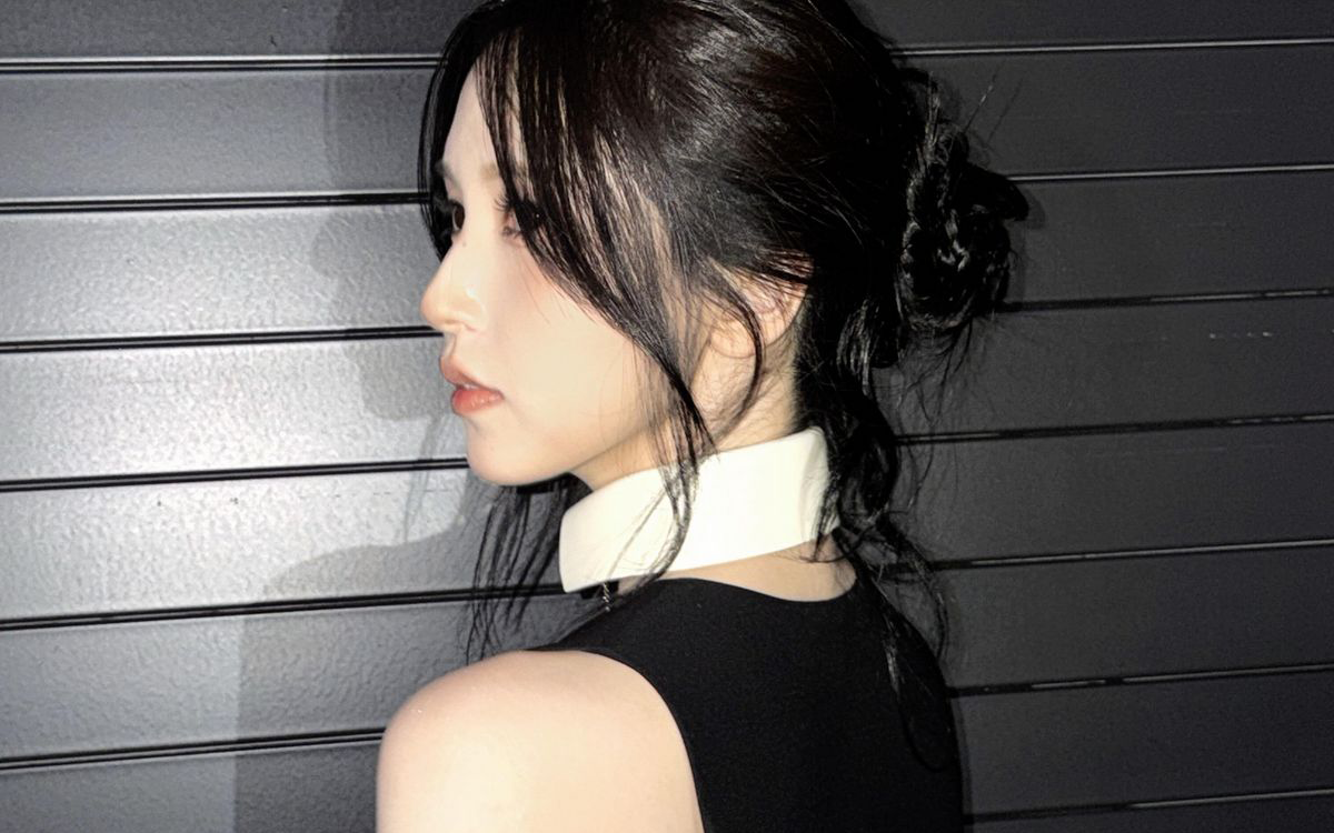 얼굴 작아 보이게 머리 묶는 법? 원터·미나를 따라해보세요