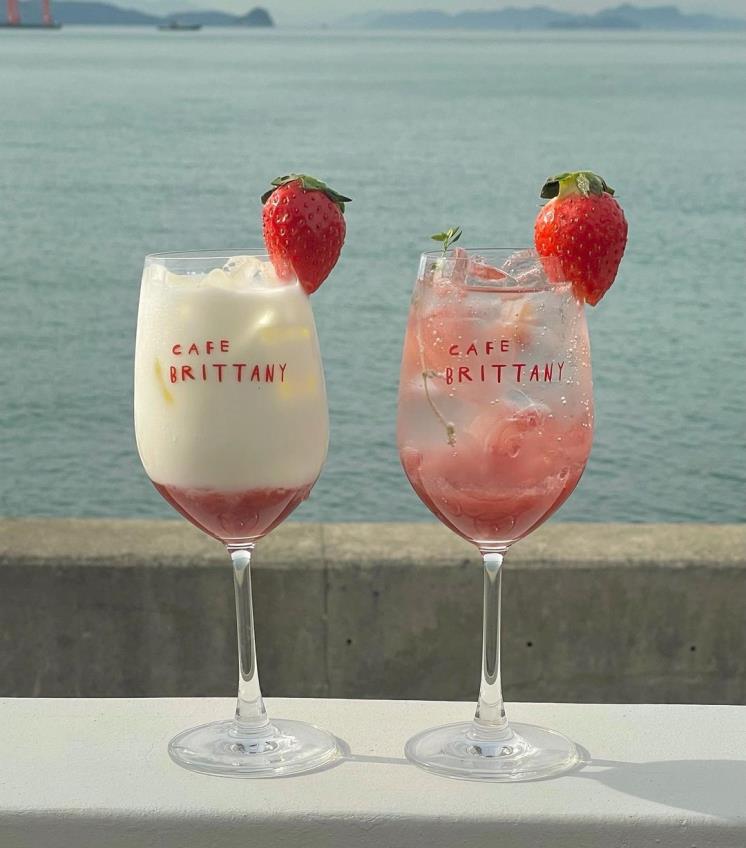 @caf&eacute;_brittany