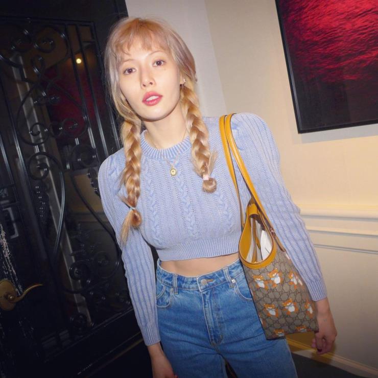 현아 (@hyunah_aa)