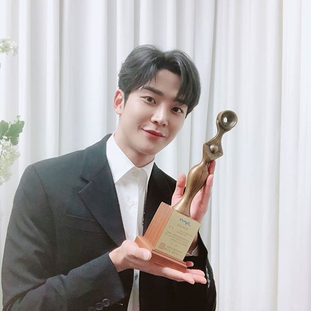 <어쩌다 발견한 하루> 주연으로 2019년 MBC 연기대상 신인상 수상.