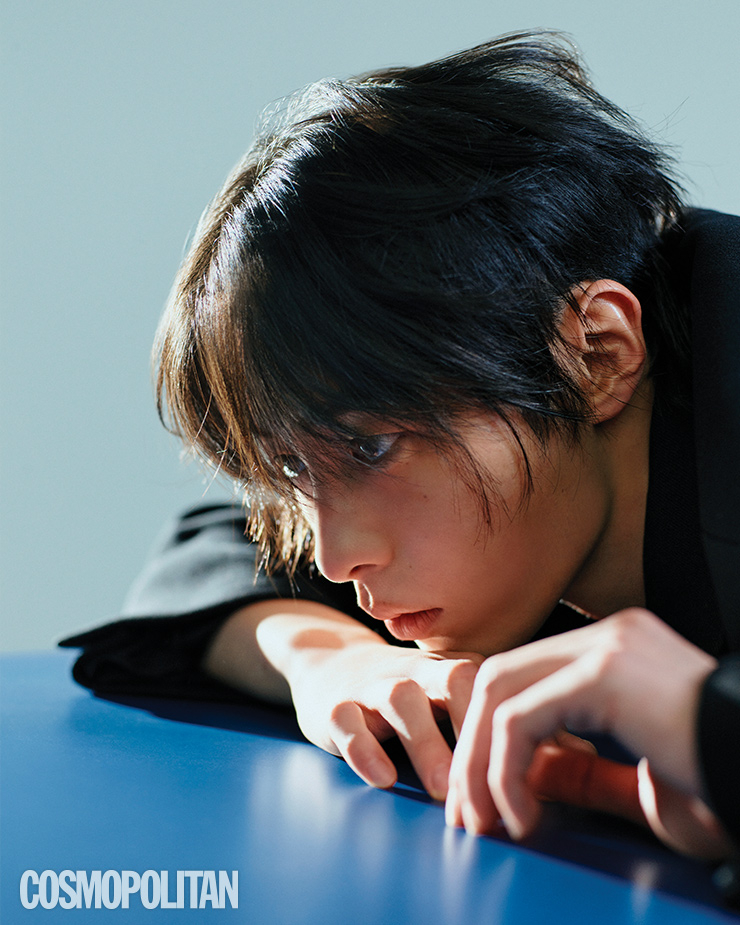 재킷 3백46만원 오프화이트.