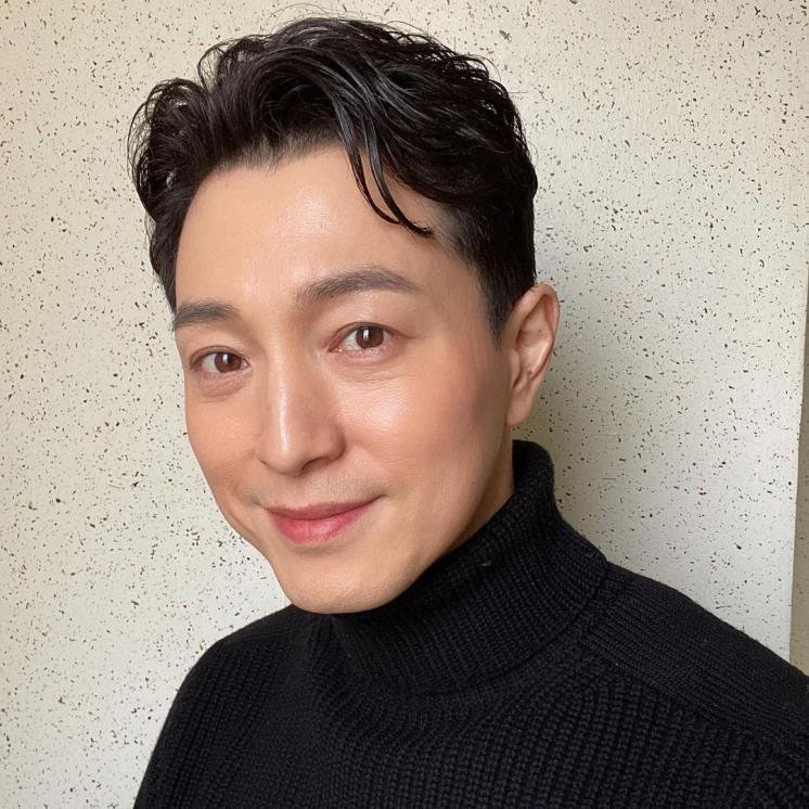 정성일