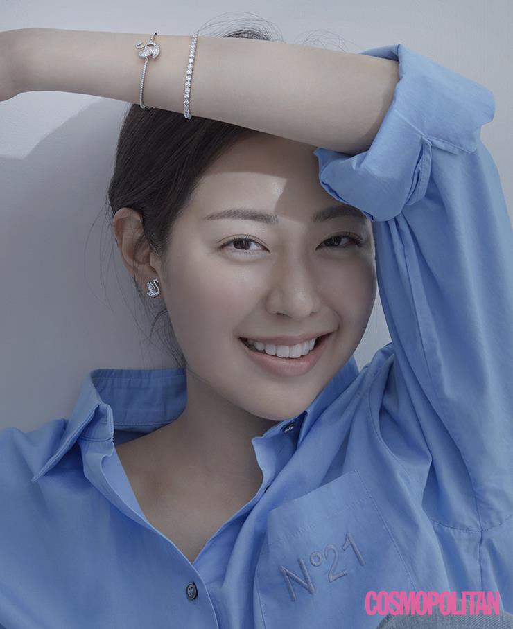 아이코닉 스완 뱅글 브레이슬릿 24만5천원, 매트릭스테니스 브레이슬릿 29만5천원, 아이코닉 스완 스터드 이어링 17만5천원 모두 스와로브스키