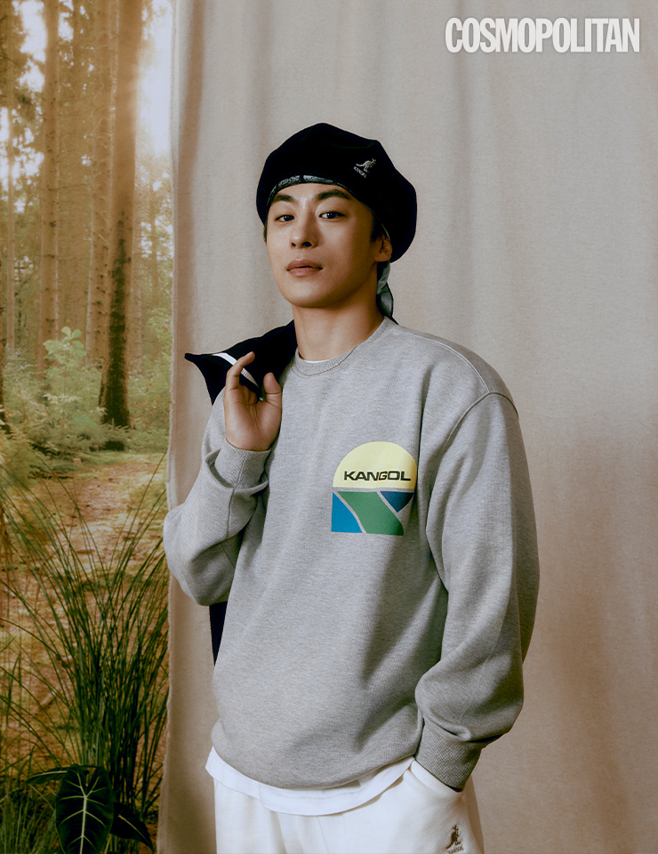 크래쉬 베이식 스웨트셔츠(CRS Basic Sweat shirt) 10만8천원, 크래쉬 코멧 점퍼(CRS COMET Jumper) 29만8천원, 밤부 잭스 베레(Bamboo Jax Beret 3143) 11만8천원 모두 캉골. 