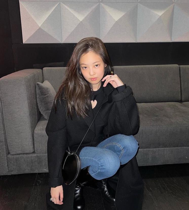 @jennierubyjane