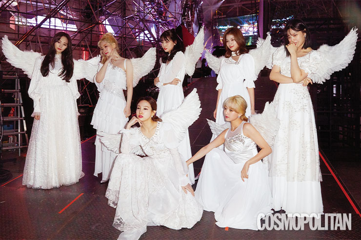 이곳이 바로 천국? 순백의 여신으로 등장한 트와이스. 