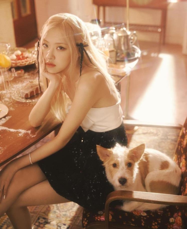  인스타그램 @roses_are_rosie