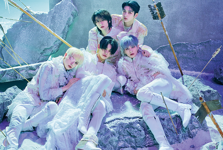 <혼돈의 장: FREEZE> 앨범 콘셉트 포토, ‘world’ 버전.