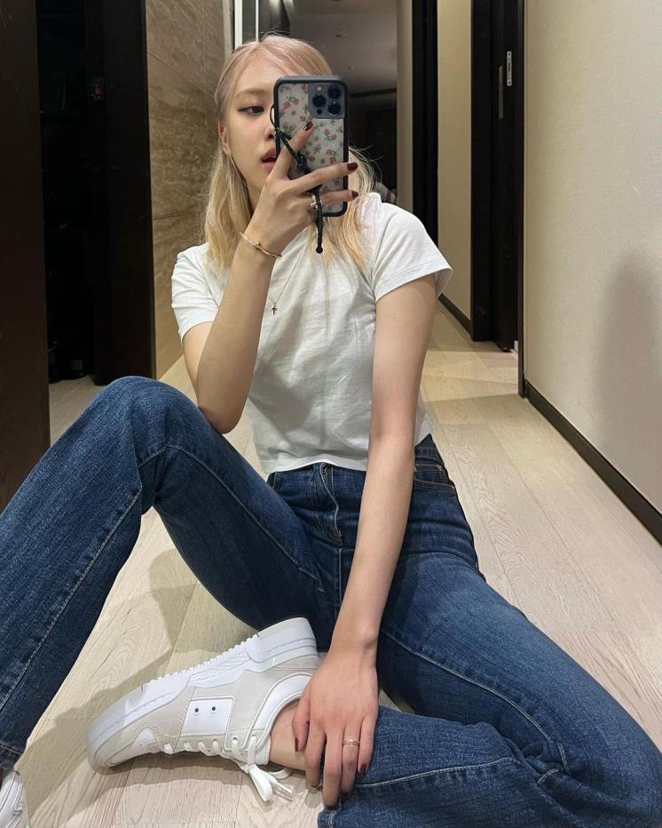 @roses_are_rosie