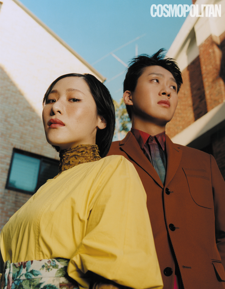 (수민)레이스 톱 78만원대 스포트막스. 드레스 가격미정 YCH. 뷔스티에 29만원대 잉크. 첼시 부츠 35만원대 마이클 마이클 코어스. (슬롬)재킷, 셔츠, 팬츠, 로퍼 모두 가격미정 벨루티.