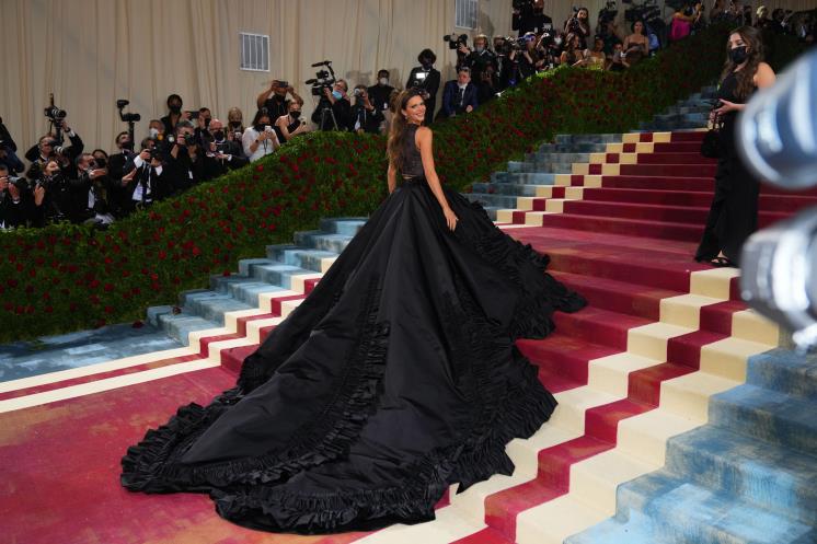 NEW YORK, NEW YORK - MAY 02: Kendall Jenner attends The 2022 Met Gala Celebrating ″In America: An Anthology of Fashion″ at The Metropolitan Museum of Art on May 2, 2022 in New York City. (Photo by Gotham/Getty Images)