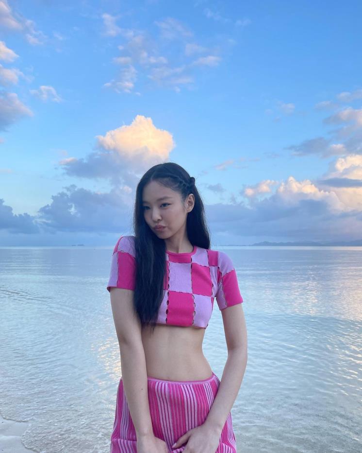 @jennierubyjane
