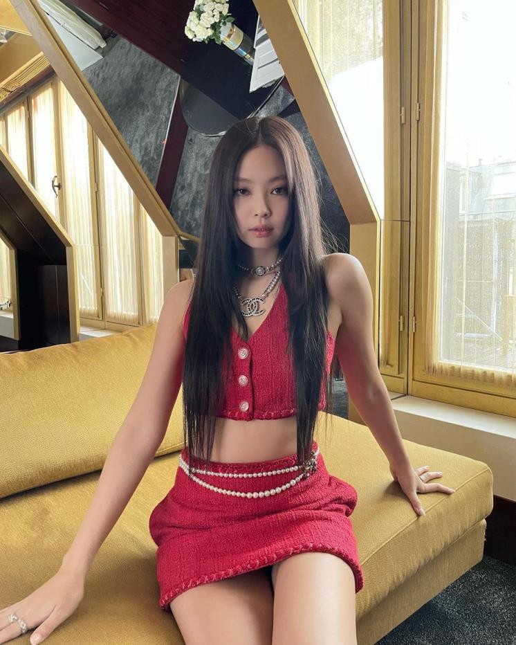 @jennierubyjane