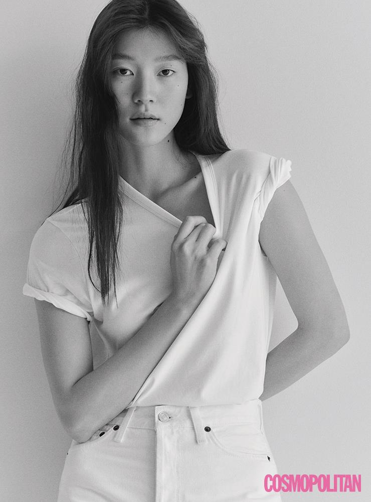 티셔츠 4만9천원 코스. 데님 팬츠 가격미정 리던 by 10 꼬르소 꼬모.