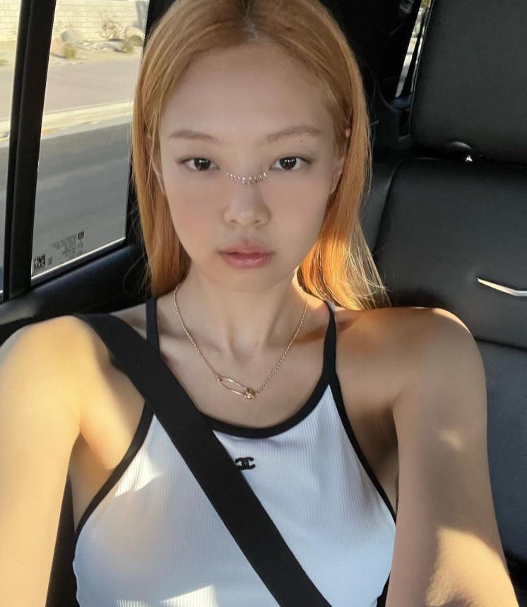 @jennierubyjane
