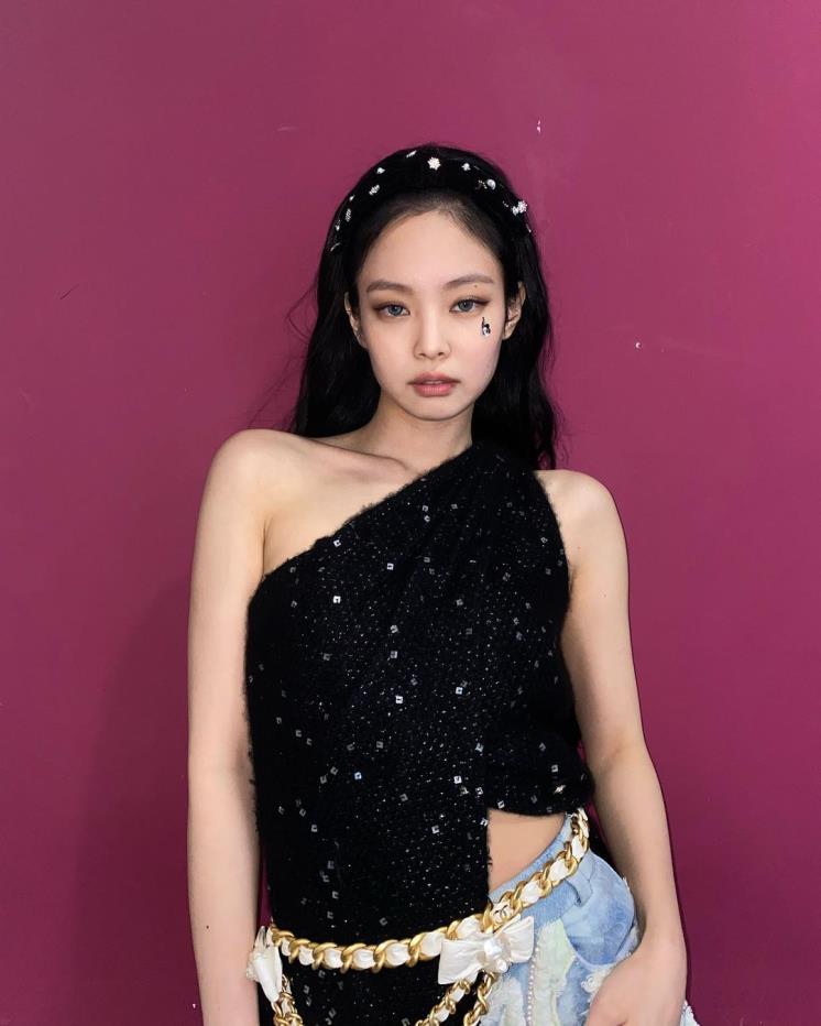 @jennierubyjane