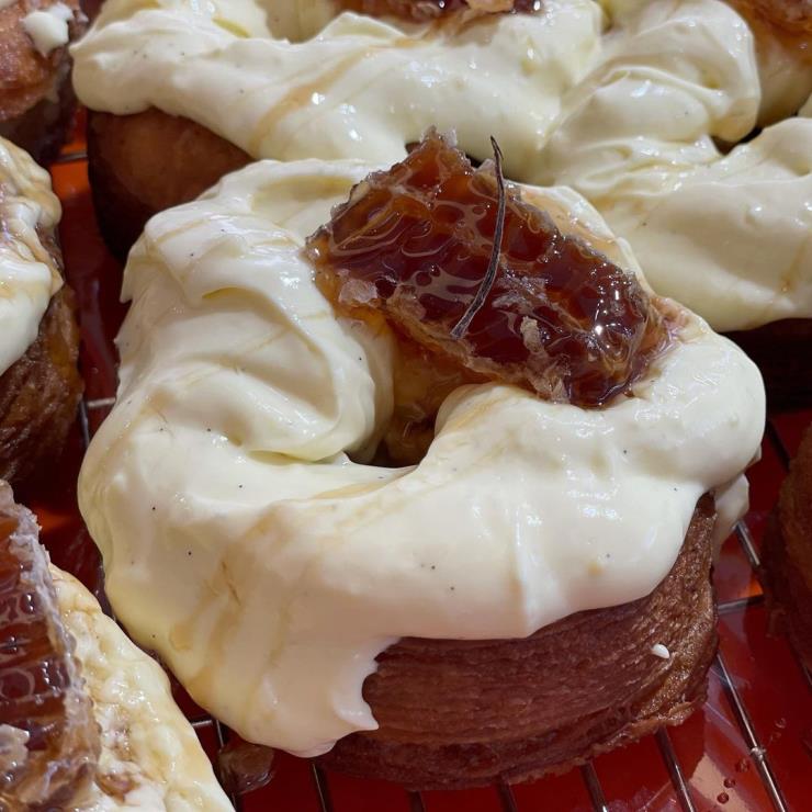 @beebeede_cronut