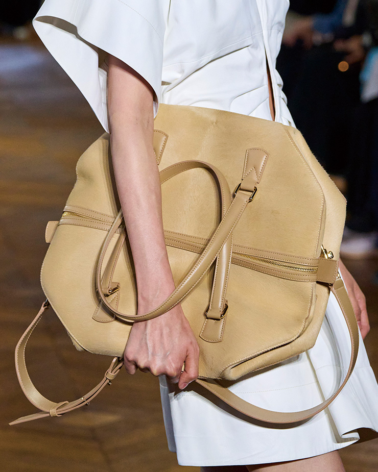 VICTORIA BECKHAM 2024 S / S COLLECTION