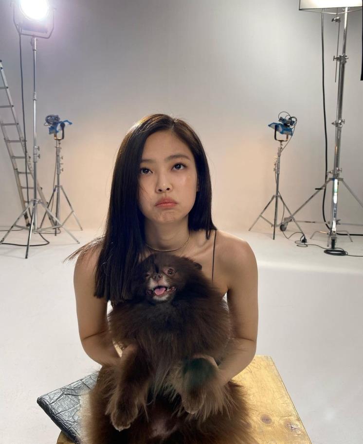 @jennierubyjane