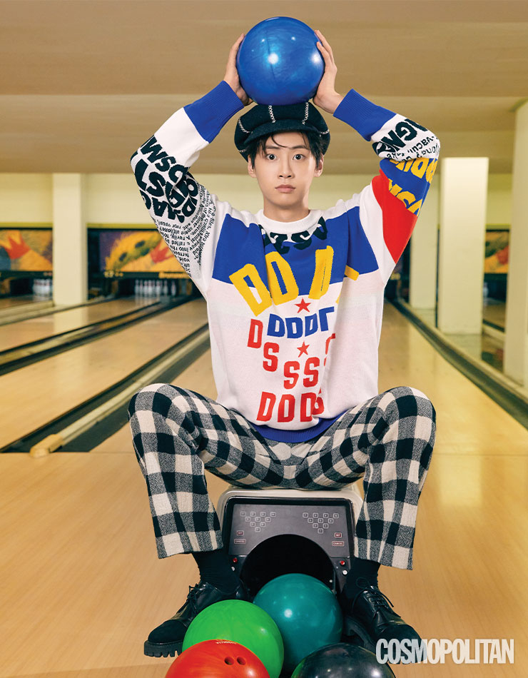 니트 43만8천원 디젤. 베레 가격미정 캉골. 슈즈 18만8천원 손신발. 팬츠 스타일리스트 소장품. 