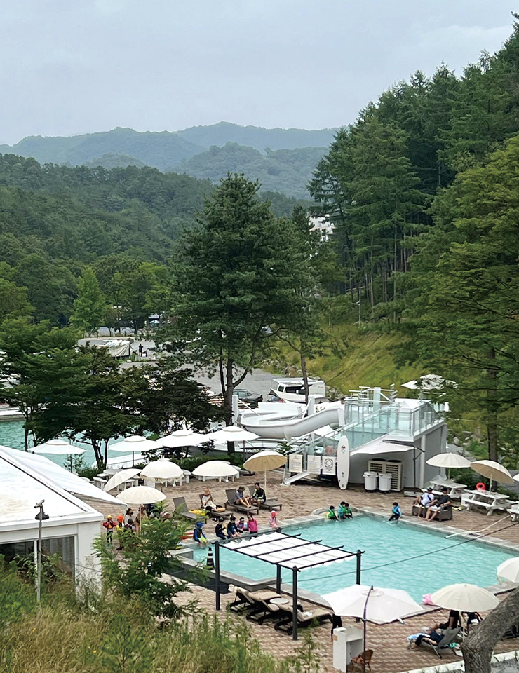 더 빌리지